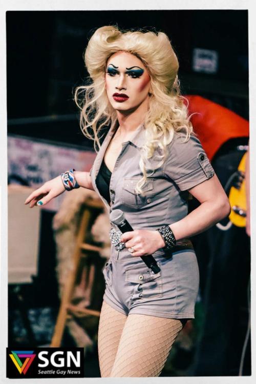 beautiful-spooky-stupid:  Jinkx Monsoon starring in “Hedwig and the Angry Inch”  Perfect