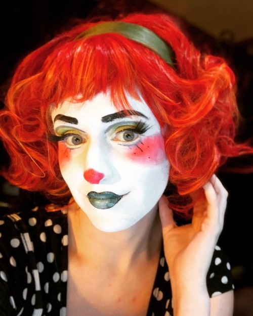I feel the prettiest I’ve felt in weeks. #clowngirl #coulrophilia #clown #redhead www.
