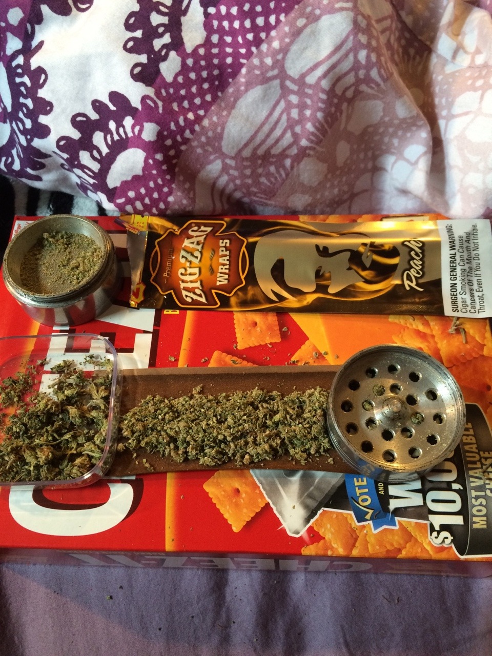 whospilledthebongwater:  Roll one, smoke one👌😗💨