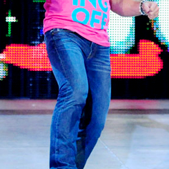  Chris Jericho + Jeans   Wears those tight jeans so well!!!