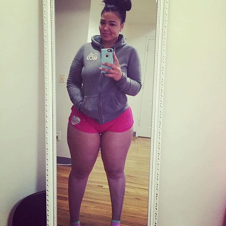 xxxbigbootyxxx:  Thick Thighs Wit A Phat Monkey