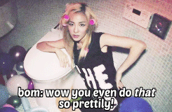 blondechan:  dara makin closing a toilet seat look sexy(??) 