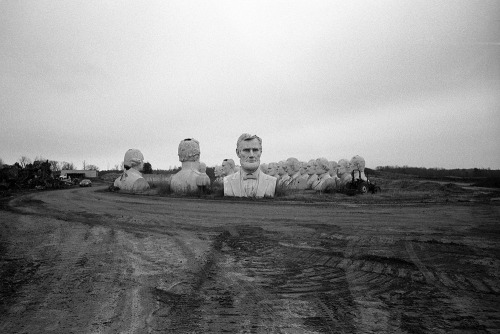 itscolossal:Why Dozens of U.S. President Statues Sit Deteriorating in a Rural Virginia Field