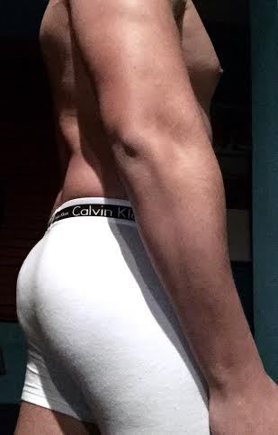betomartinez:  Thanks Anonymous 110 for the sexy photos! Please send your pics to: