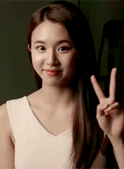kimnatozaki: just twice things: chaeyoung’s dimpled smile :]