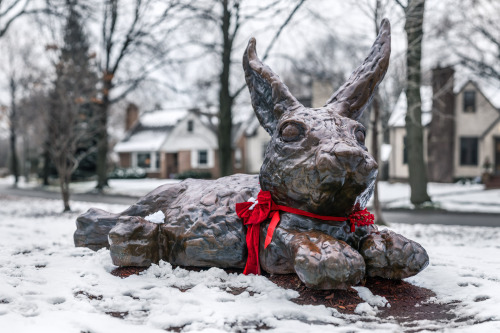 DECEMBER 4, 2016 - 339/366THIS GIANT BRONZE BUNNY, DECORATED FOR THE HOLIDAYSIf you’ve ever biked, r