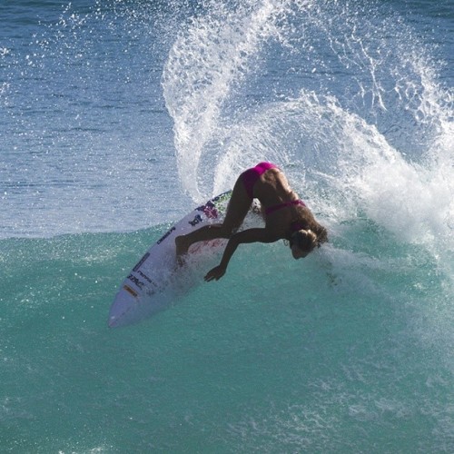 surfandbefree:  surfandbefree.tumblr.com Paige Hareb ph. Fran Miller