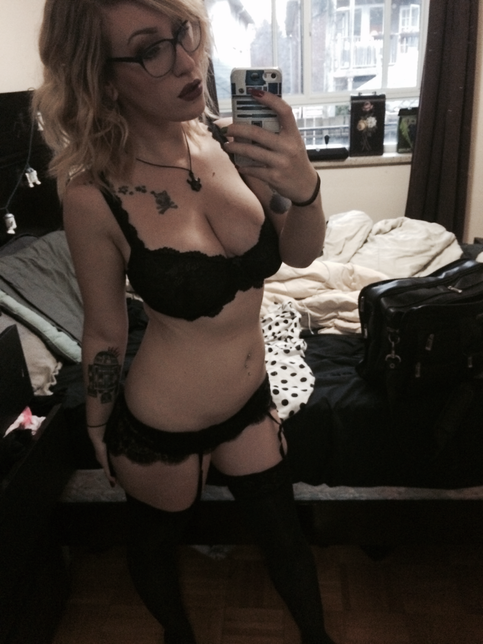 gothamswhore:  I guessss my hair looks cute today.