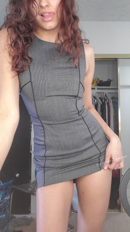 This dress is as tight as my pussy 👅