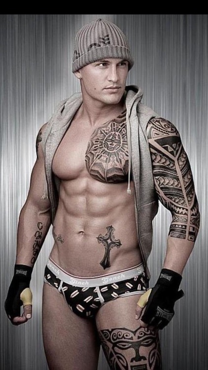 underwunder:  Follow me @underwunder 50k photos and counting!
