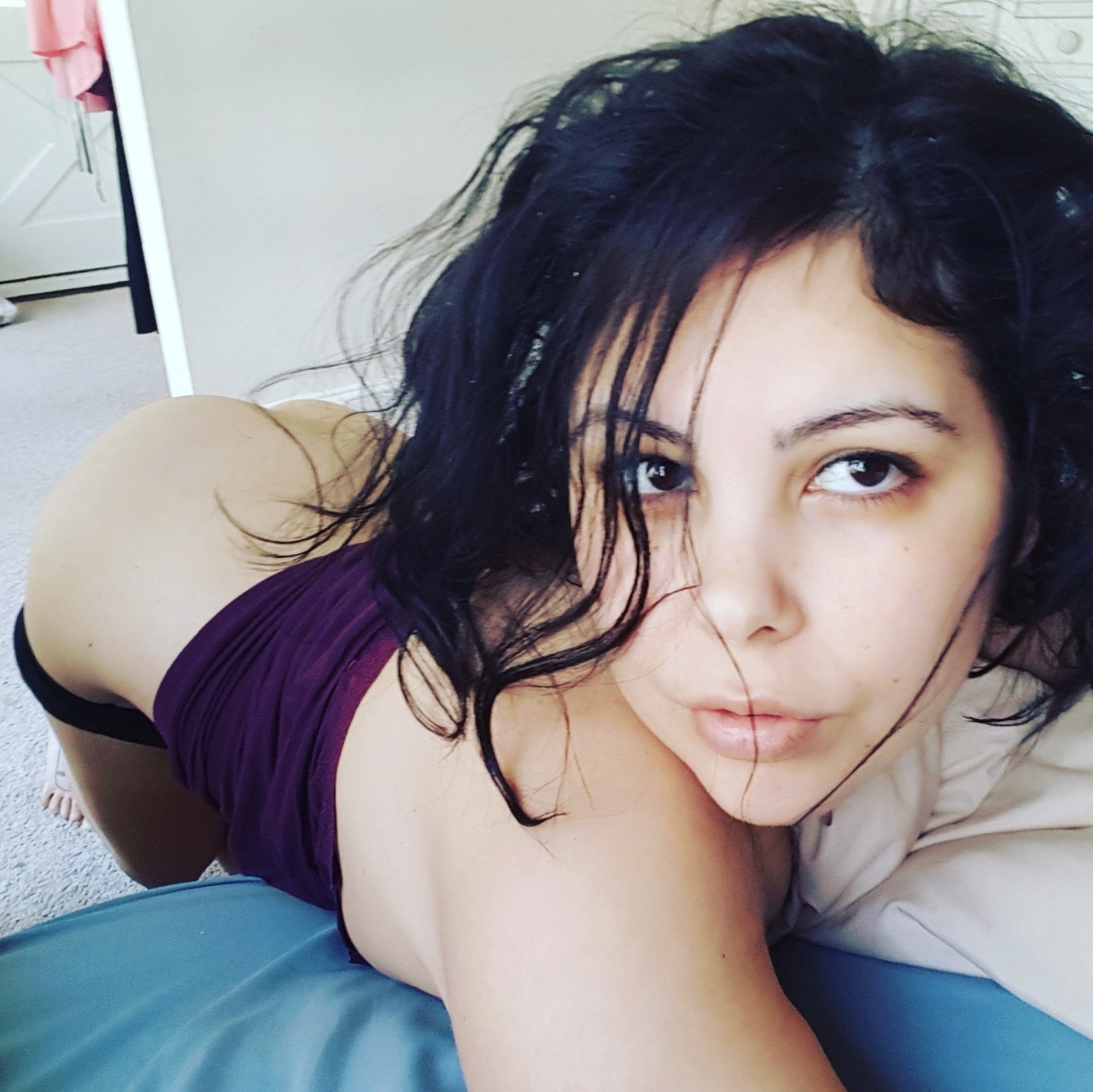 angiev13:  Dirty little housewife… jerk off to this 💦