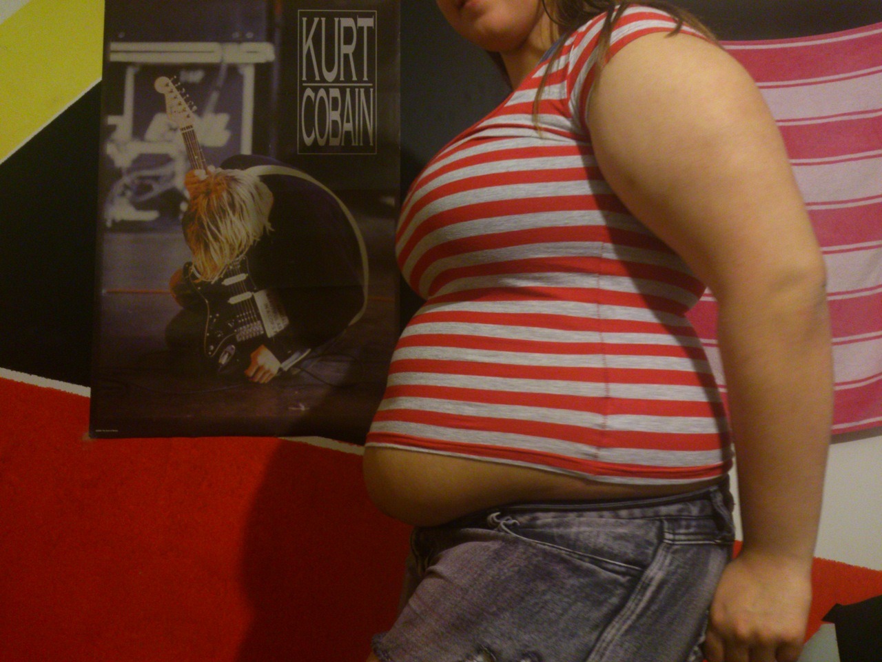 lustforbellies:  Find more of Imogeneize in her Youtube and Tumblr page. 