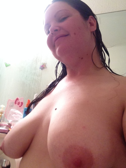 naturalass:  nudefreaks2:  Hoes everywhere sweet pussy   Wouaw !