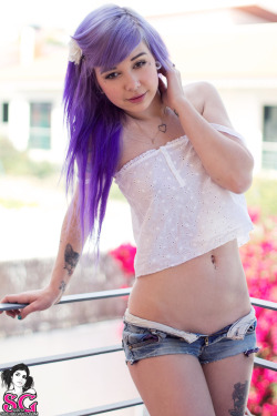 100% Suicide Girls