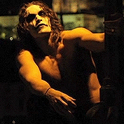 countessnoir: theresarumblyinmytumbly: Jason Momoa as The Crow x shot by BAM  wtf