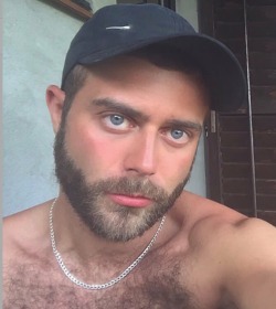 furrytrade:Follow both of my blogs @ http://furrytrade.tumblr.com/ &amp; http://dirtyrabbithole.tumblr.com