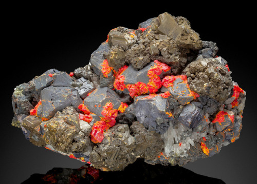 bijoux-et-mineraux:Sphalerite with Galena, Quartz, Realgar and Orpiment - Palomo Mine, Castrovirreyn