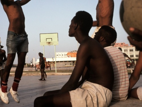 kradhe - Havana. 1993. Basketball (detail)Alex Webb