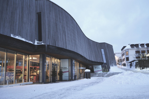 One of the first buildings the Norwegian architecture firm Snøhetta made. In Lillehammer