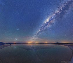 22-faces:  just–space:  Magellanic cloud and Milky Way over the Atacama salt flats by Alex Tudorica js