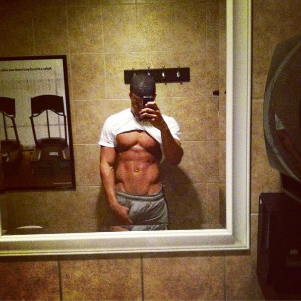 brothamanblack77:  theconsolidator: nubiannudaveritas: Meet 21 year old, 6’ 198-lbs.
