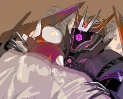 h-g-sol:  sarielgrace:   hanrushi: 🙂💤💤💤  He is ao cute i might die   That Shockwave plushie…. 💜 