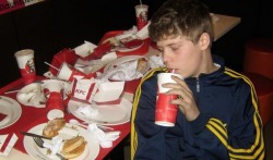 kfcmynigga:  Rare yung lean pic at kfc 