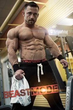 xtremotivation:  Submit your pics! || Video: