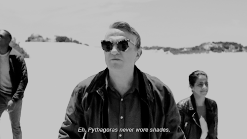 thriteenthdoctor: Wanna borrow my shades? They’re like an old pair of mine. I say mine…