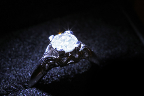 This post includes information and images about the diamond I gave to my fiancé. She wanted a