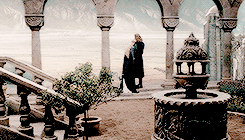 fyeahtheraceofmen:And so they stood on the walls of the City of Gondor, and a great wind rose and bl
