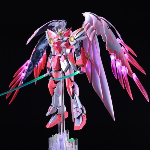 Model: Master Grade (MG) 1/100 Gundam Wing Zero (by Grimhon)Buy now: Click here to order Base Kit fr