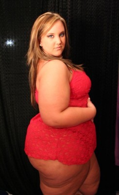 pinkbbw:  Are you Following #pinkbbw yet ?