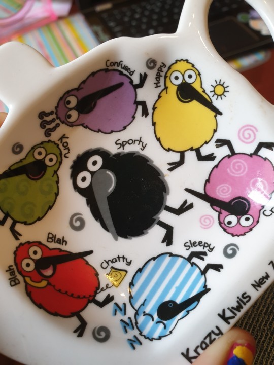 shiftythrifting:  my mother found and bought this in a charity shop (she resells