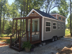 dreamhousetogo:  An AirBnB tiny house in