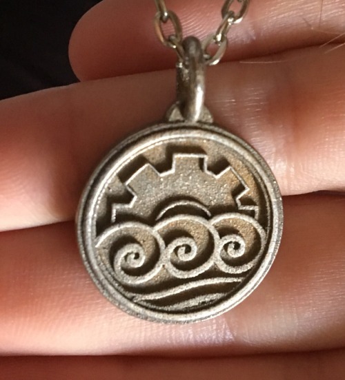 youravatarguru:ceasestofunction:My best friend got me this Korrasami engagement necklace. Nobody irl