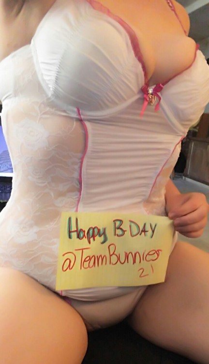 chefblondie69:  Special birthday shout out to my best fan Everybody go check out our Twitters at @chefblondie69 and @teambunnies21 @sinfulheart542