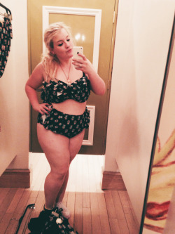 eyeofadeadmanslie:  My new fatkini! I feel