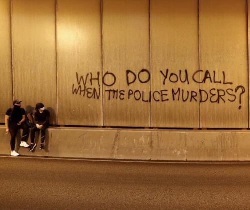 radicalgraff:‘Who do you call when the police murders?’Seen in Hong Kong