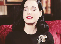 cartoon-blues:  She is my spirit animal   She is like lovely beautiful black hair and red lips, i want to be her for a week!