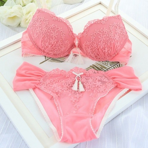 uchimada-official:  Botan + Free Shipping