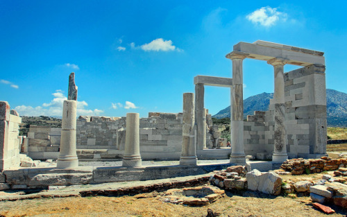 Cycladic aestheticsNaxos islandChurch, the holy temple of Goddess Demetra and buildings