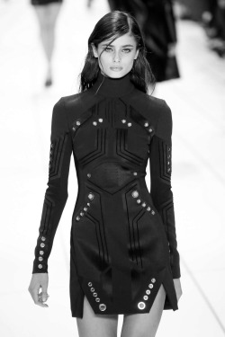 Reclaimtheskies:senyahearts:  Taylor Marie Hill For Mugler, Fall/Winter 2015 Rtw