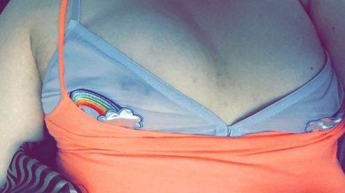 pinksupernova:  Send me presents 💝 • Send me money 💰