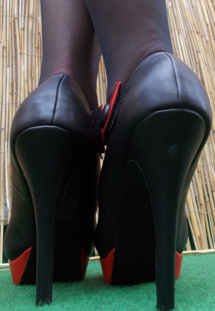 Nylon Stocking (Worship the Goddess)