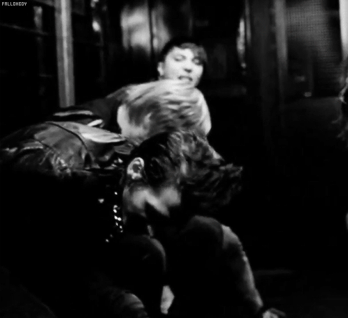 stitchcs:  Frank being a lil cutie in the Desolation Row musicvideo.            