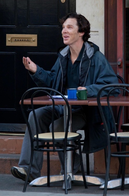 anything-sherlock:Benedict being a ray of sunshine on #SetlockHe’s such a cute lil ray of suns