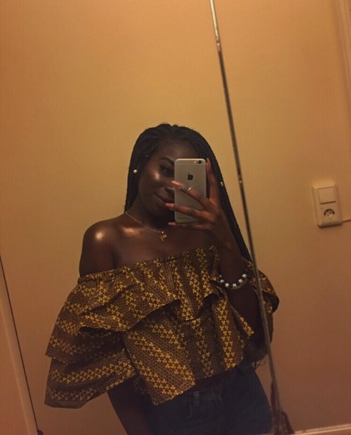 myniggahplease:Wakanda highlighter is this? ✨