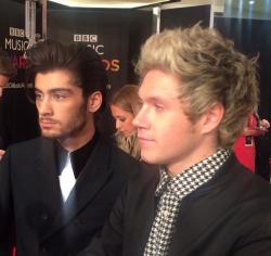 1d-updatesx:  @BBCNewsbeat: More beautiful quiffs from One Direction’s Niall and Zayn #bbcmusicawards 