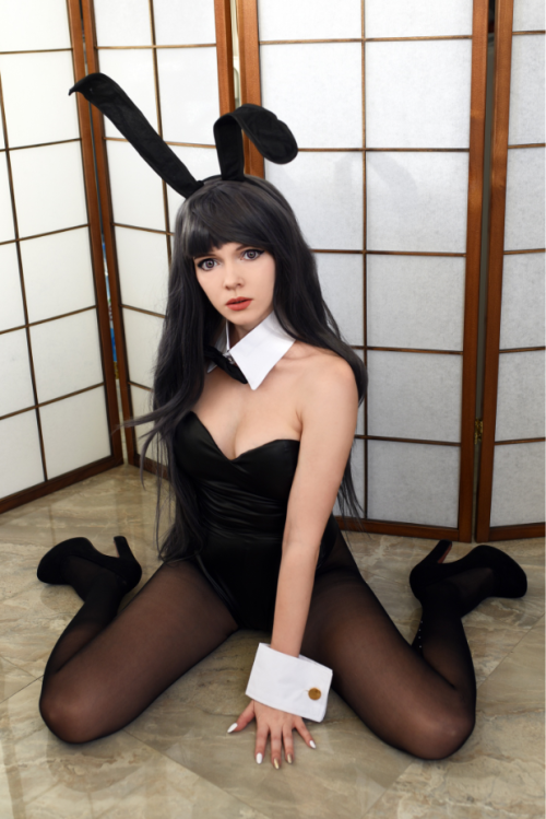 just-sexy-outfits:  Your little bunny is here! - Mai Sakurajima from Seishun Buta Yarou by Evenink_cosplay